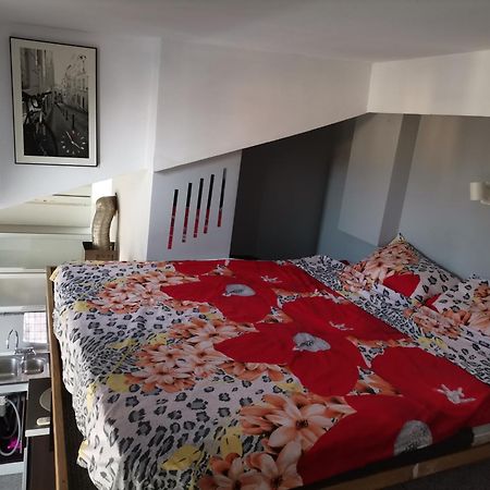 Sky-View Apartmentin Perfect City Center Sofia Bagian luar foto