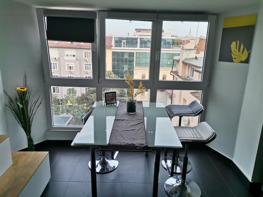 Sky-View Apartmentin Perfect City Center Sofia Bagian luar foto