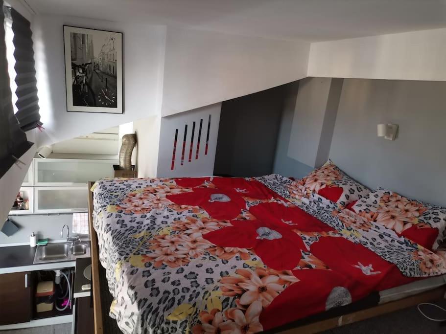 Sky-View Apartmentin Perfect City Center Sofia Bagian luar foto